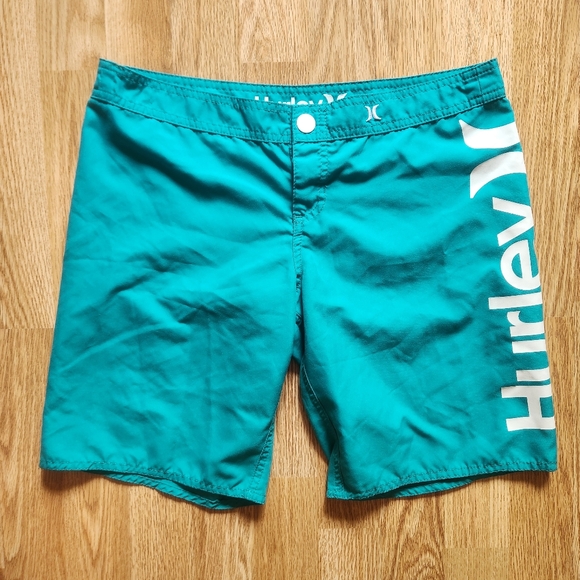 Hurley Shorts - Picture 1 of 7